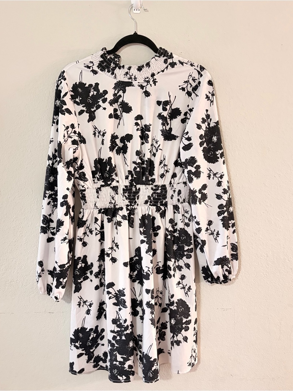 SHEIN woman’s Black & White Floral Smocked Waist mini Dress size L feminine chic